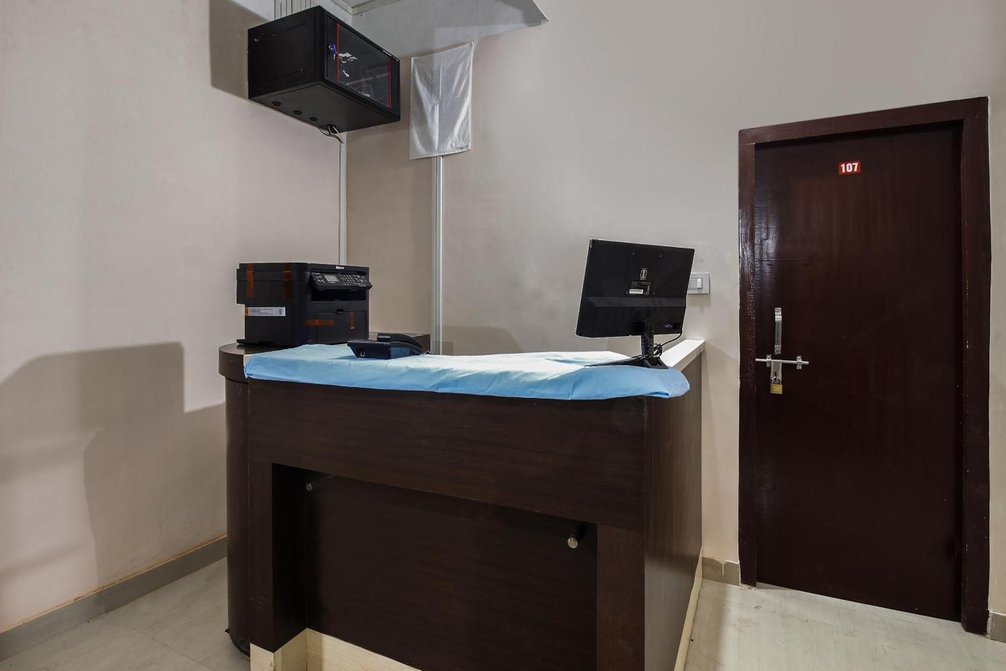 Hotel O Shiva Guest House Guwahati Bagian luar foto