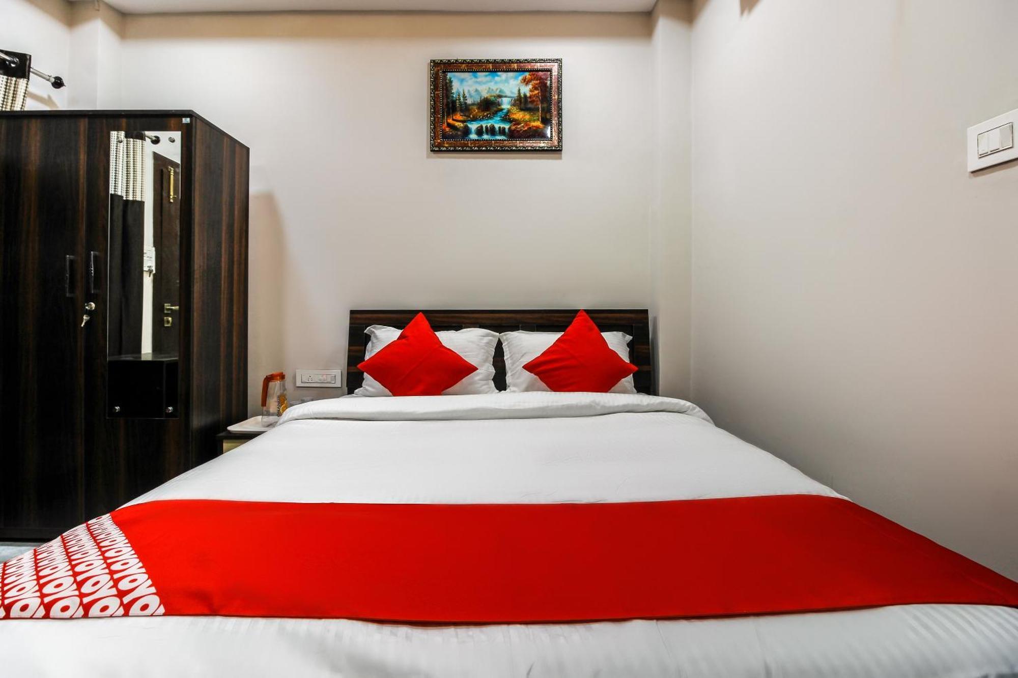 Hotel O Shiva Guest House Guwahati Bagian luar foto